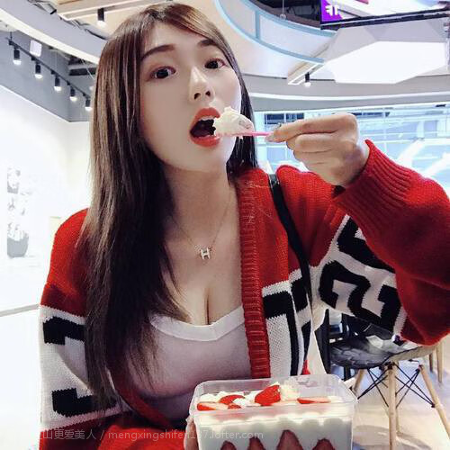 女足比赛中,中国队展现出统一配合,中国女足同组